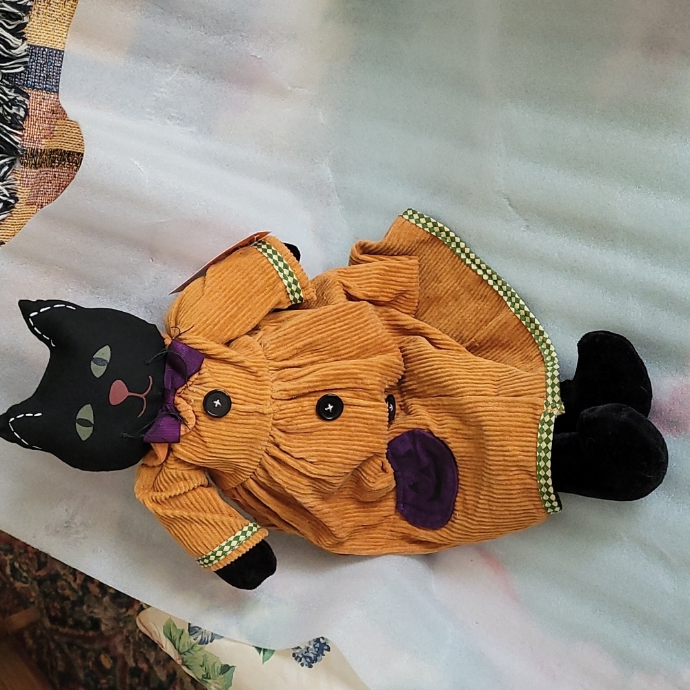 Halloween software sculptured cat